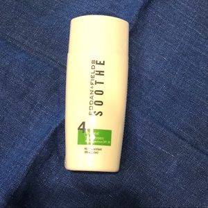 Rodan + Fields Smoothe- mineral sunscreen